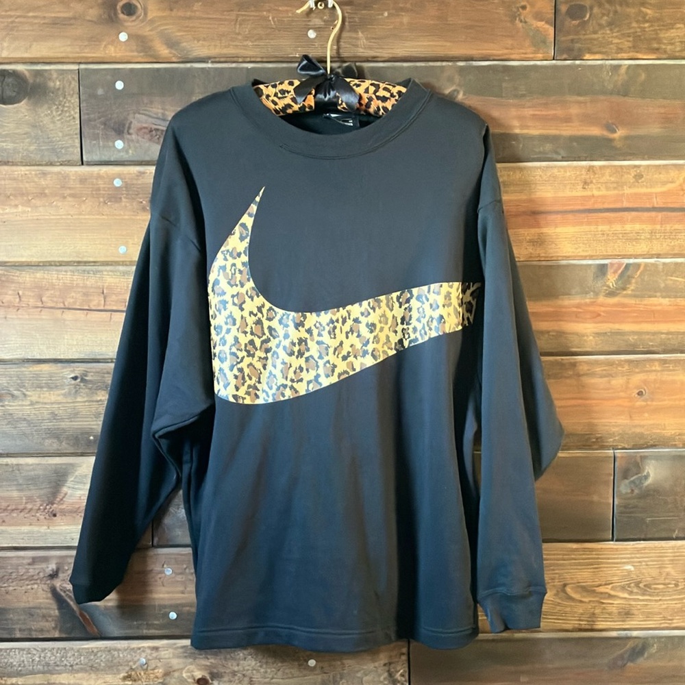 NWOT Nike Black and Leopard Oversized Sweatshirt